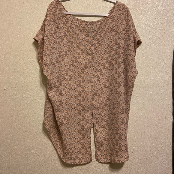 Multicolor Geo Print Open Back Georgette Blouse - Picture 7 of 8